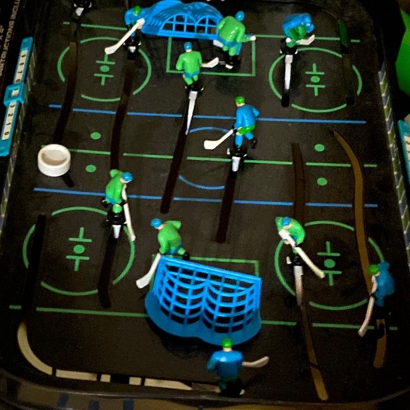 Mini tabletop hockey - Picture 1 of 8